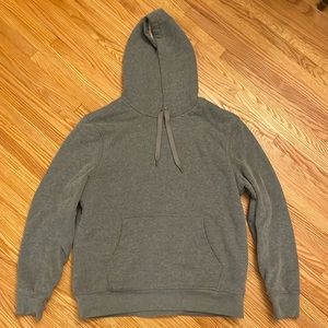 amazon essentials, never used, super soft and comfortable, perfect condition